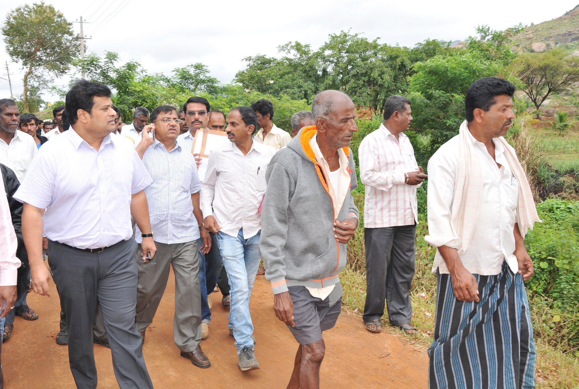 ಜಿಲ್ಲಾಧಿಕಾರಿಗಳಿಂದ ರಾಜಾಕಾಲುವೆ ಒತ್ತುವರಿ ತೆರವು ಕಾರ್ಯಾಚರಣೆ